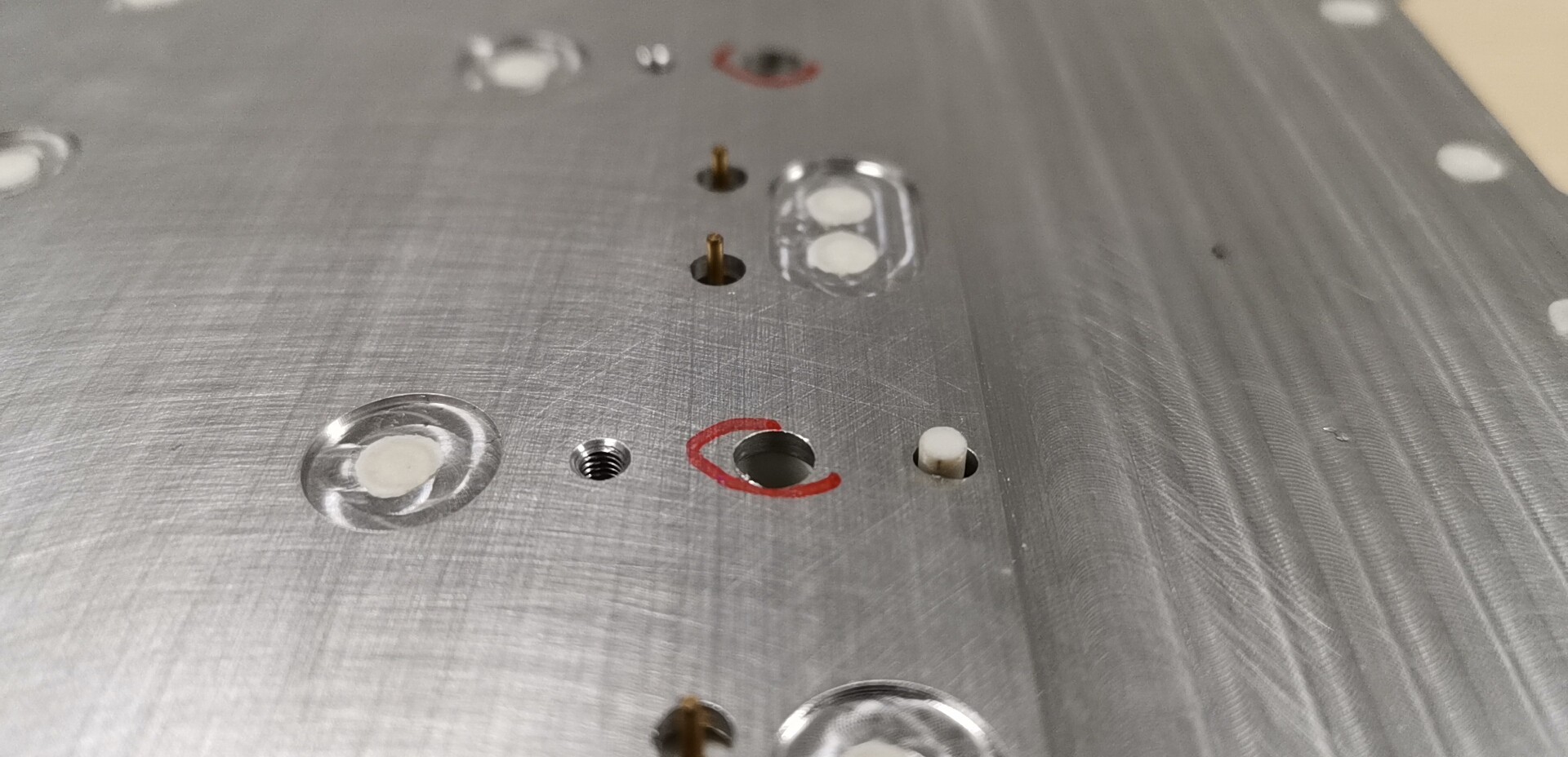 振子蘑菇頭的缺陷(圖1) 振子蘑菇頭的缺陷(圖1)